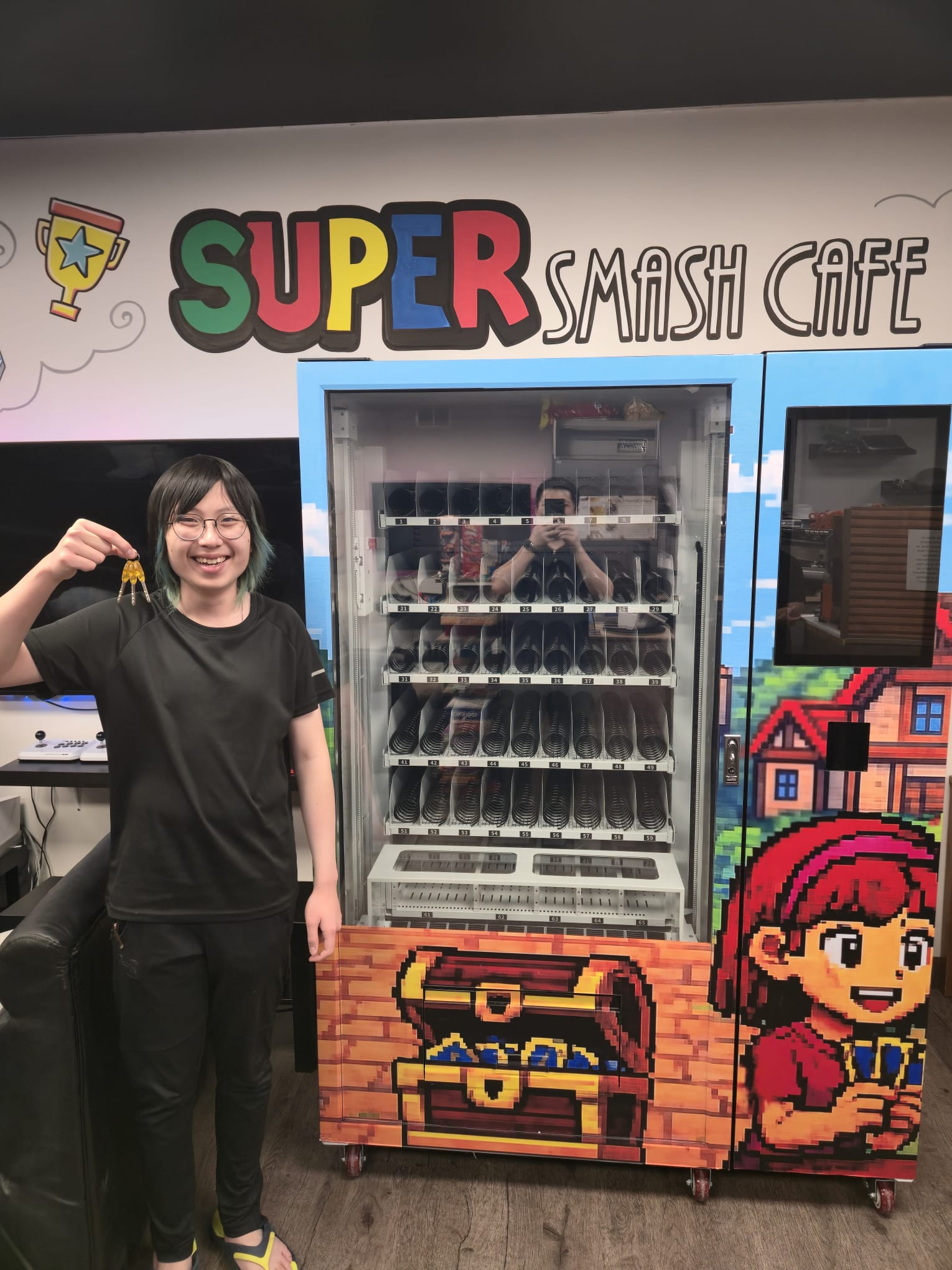 How a Canada Gaming Cafe Turns Fans Into 24/7 Merchandise Buyers