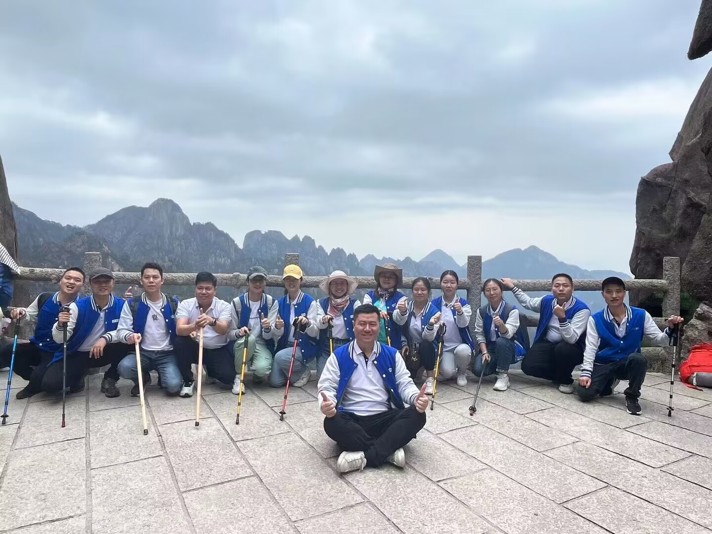 Climbing the 'most amazing mountain in the world' - Mount Huangshan