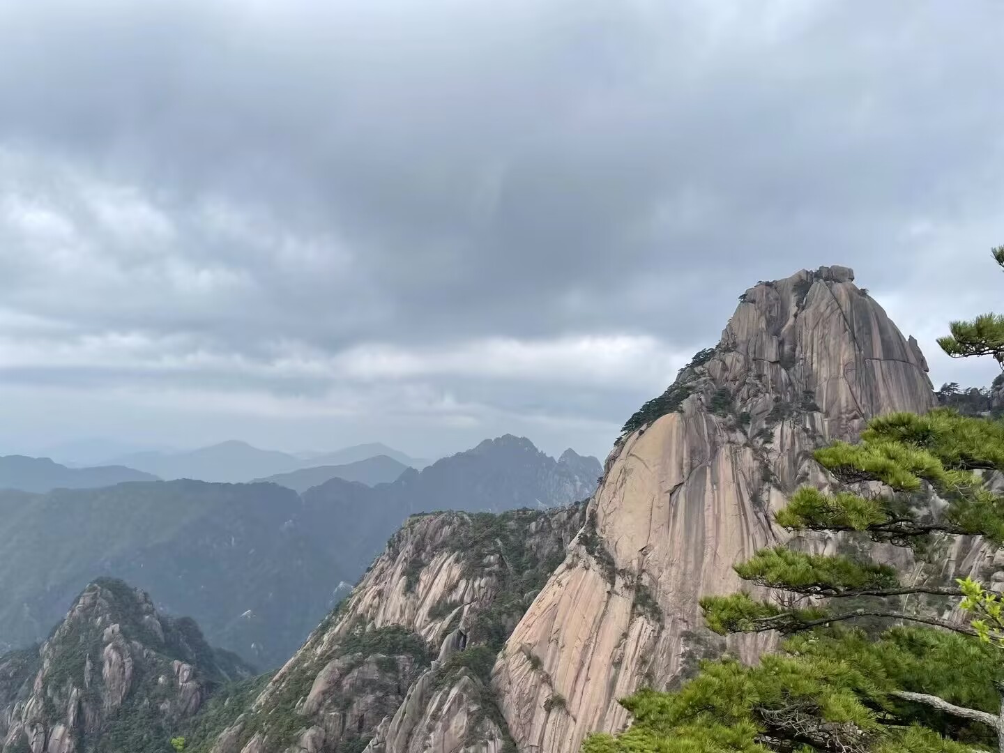 Climbing the 'most amazing mountain in the world' - Mount Huangshan