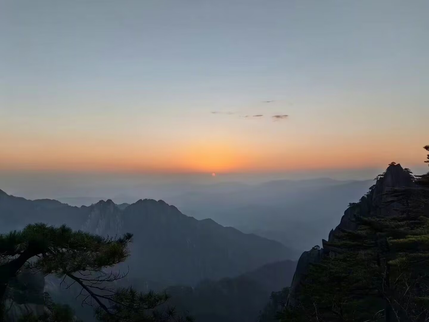 Climbing the 'most amazing mountain in the world' - Mount Huangshan