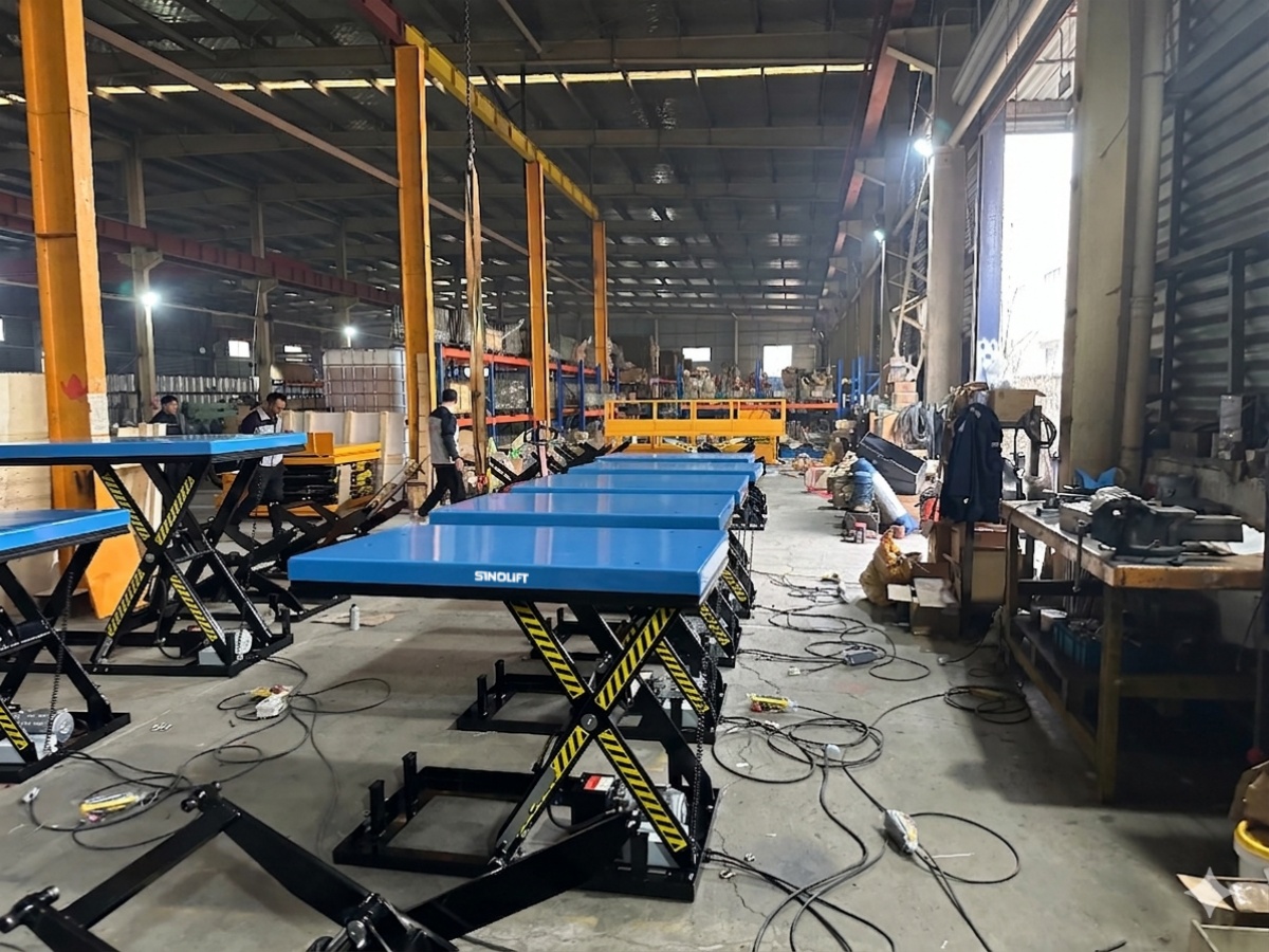 Strengthening Global Bonds: Australian Partners Explore the Craftsmanship Behind SINOLIFT Scissor Lift Tables