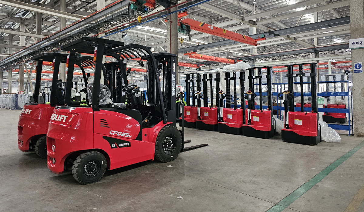 CDD12M and CDD15M walkie electric stackers maneuvering in narrow aisles, enhancing warehouse efficiency with compact design and high lifting capacity.