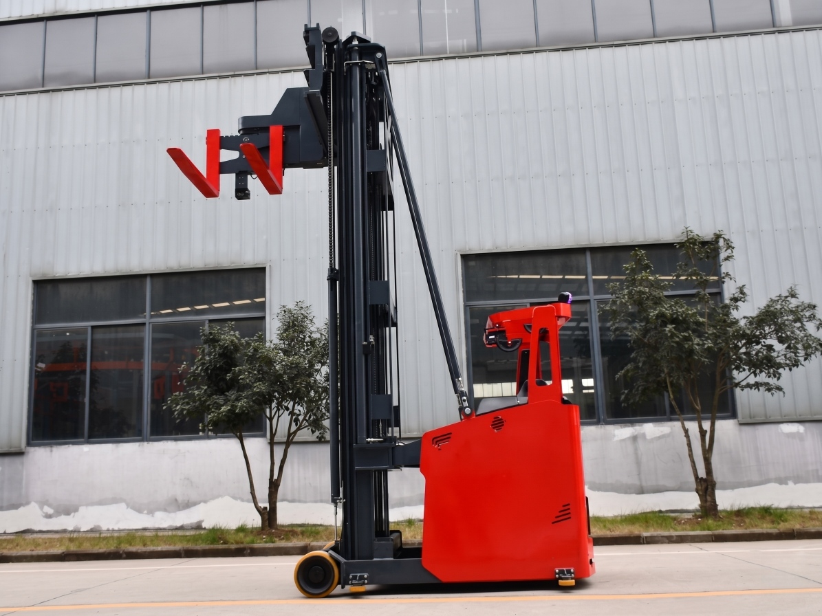 Maximizing Warehouse Space: VNA Forklifts vs. Regular Electric Forklifts for Narrow Aisles