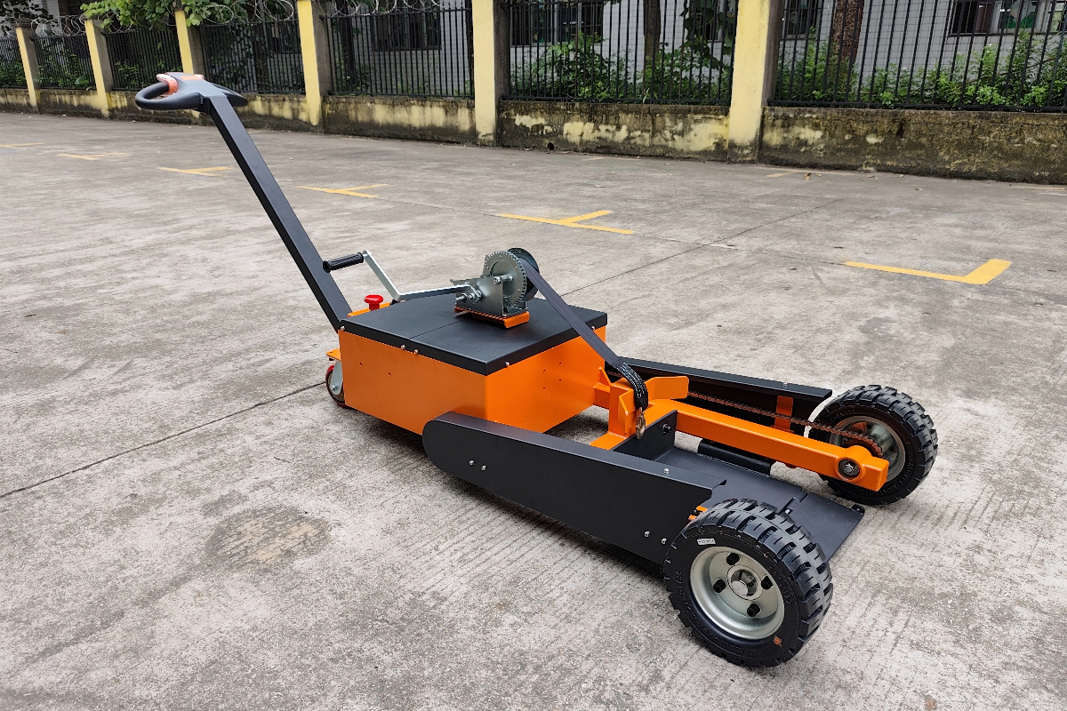 Designed for sloped hangars, this custom self-locking tugger from Sinolift solves the challenge of moving helicopters safely, reducing injury risk and improving operational control.