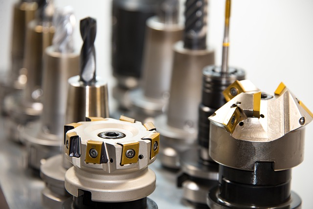Horizontal Machining Centers (HMCs), powered by advanced CNC technology, are used across a wide spectrum of industries. Their versatility, precision, and productivity make them an indispensable tool for manufacturing high-quality components.