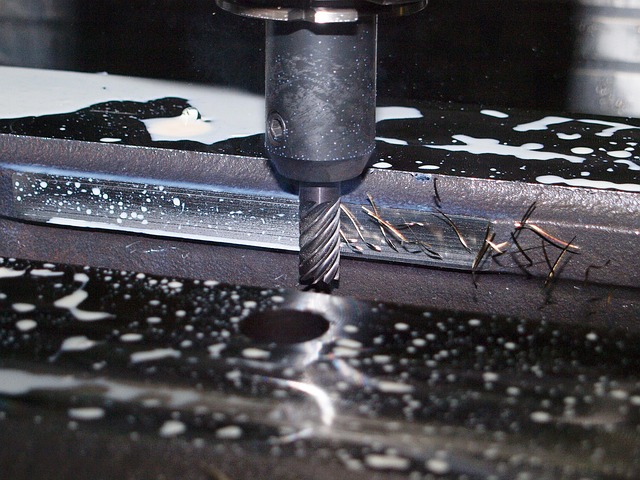 Horizontal Machining Centers (HMCs), powered by advanced CNC technology, are used across a wide spectrum of industries. Their versatility, precision, and productivity make them an indispensable tool for manufacturing high-quality components.