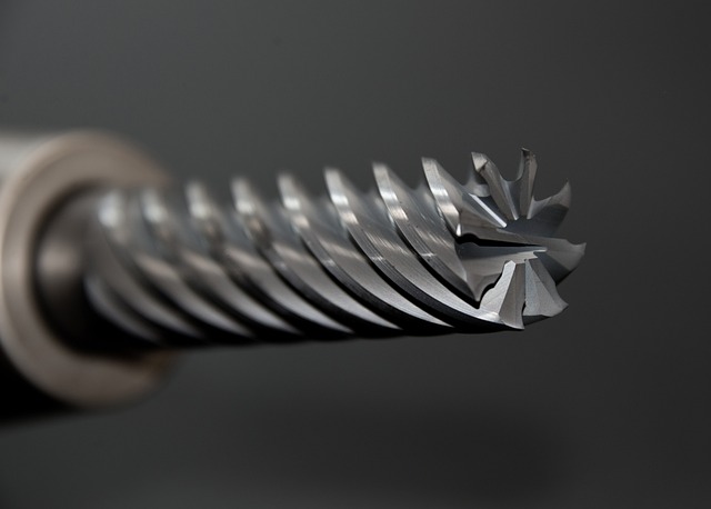 Horizontal Machining Centers (HMCs), powered by advanced CNC technology, are used across a wide spectrum of industries. Their versatility, precision, and productivity make them an indispensable tool for manufacturing high-quality components.