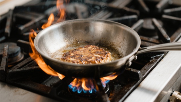high heat favor heavy metal cookware high heat favor heavy metal cookware