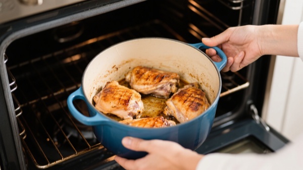 You are searing chicken thighs in stockpot move it from stovetop to oven You are searing chicken thighs in stockpot move it from stovetop to oven