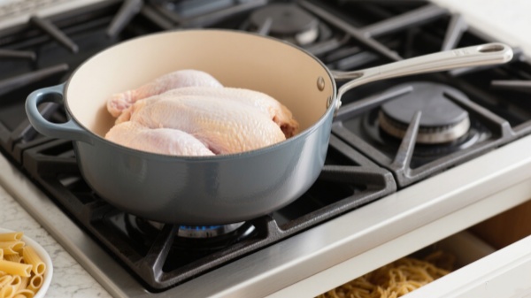a 6-quart pot offering 4.5 lbs of poultry a 6-quart pot offering 4.5 lbs of poultry