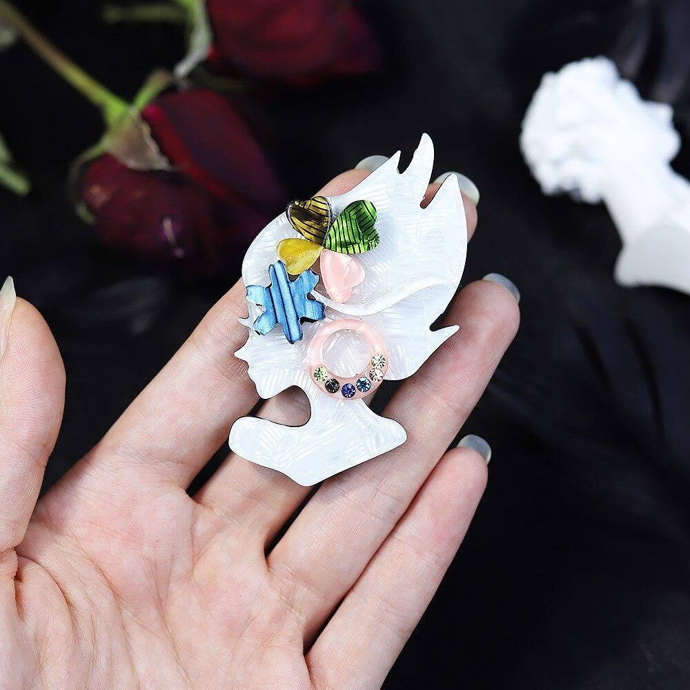 brooches and pins