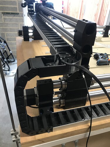 3D printer drag chain system ensures smooth cable routing and extends wire lifespan during printing.