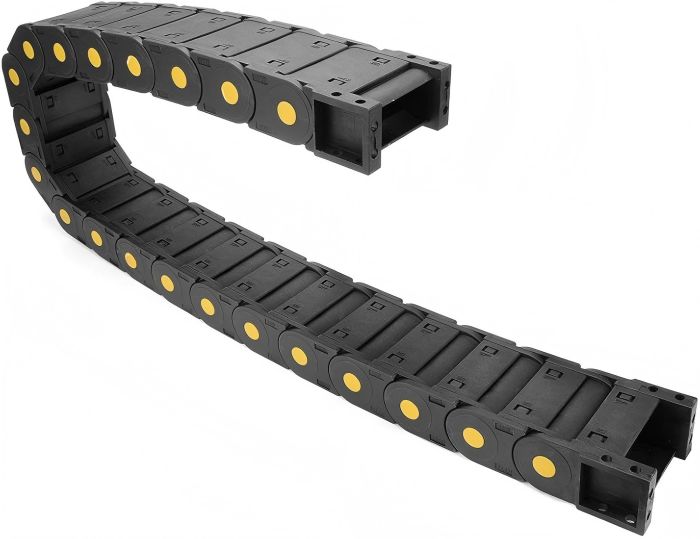 Sealed drag chain system prevents dust and debris from affecting cable performance。