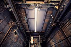 Reliable elevator wire chain system built for vertical cable guidance in lifts.