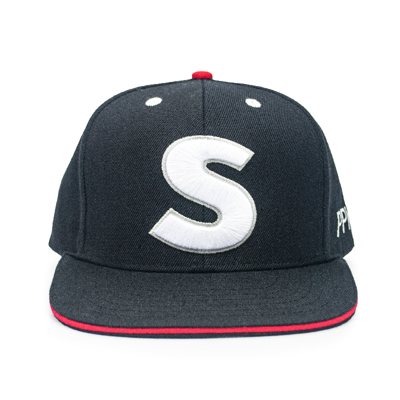 A Snapback cap is a trendy and widely - loved type of headwear. It is characterized by its structured crown, which gives it a firm and well - defined shape, maintaining its form even after long - term use.
