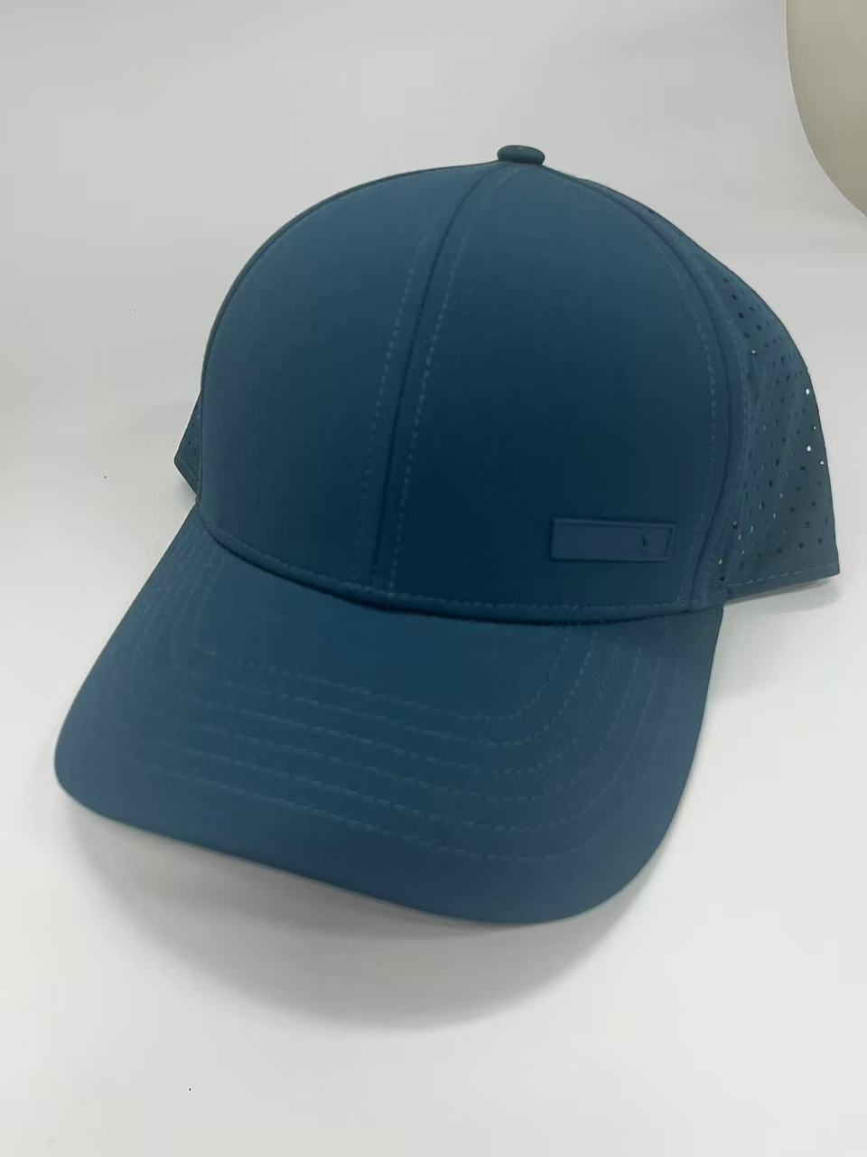 baseball cap, the material is a key factor that affects comfort, durability, and style. Whether you need a cap for daily wear, sports, or outdoor activities, picking the right material ensures you get the best experience.