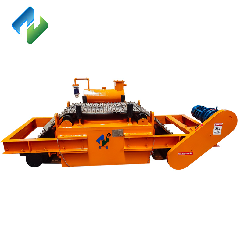 Self-Cleaning Overband Magnetic Separator