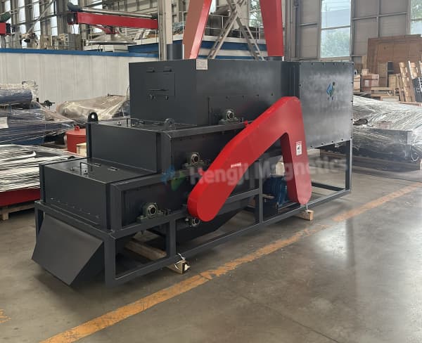 Problem 4: How Is the Discharge Port Layout on a Dry Magnetic Roller Separator?