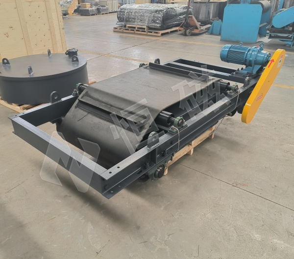 The Two Core Mounting Configurations for Cross Belt Magnetic Separators 1