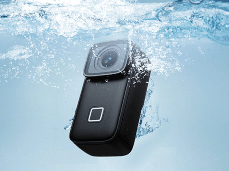 An SJCAM C200 Pro Action Camera Falls into the Water
