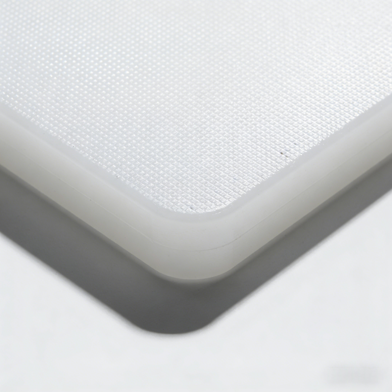 Comparison between HDPE cutting board and stainless steel cutting board materials.