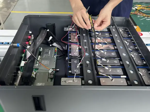 Rising costs fail to halt surging demand; LFP solidifies its position as the mainstream technology for power batteries.