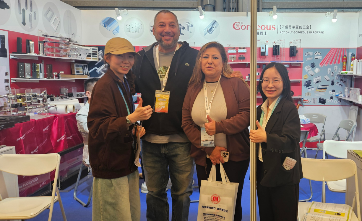 Client meeting at Gorgeous Hardware booth