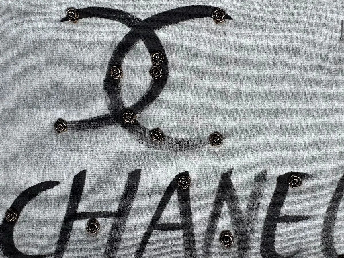 screen printing on garment with crisp graphic definition