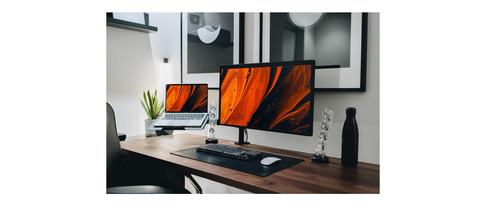 MG computer monitor stand gives you relief from neck fatigue