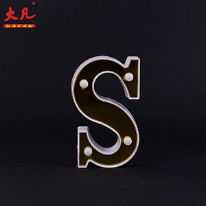 装饰Led巨型灯泡字母标志点亮字幕S字母为婚礼