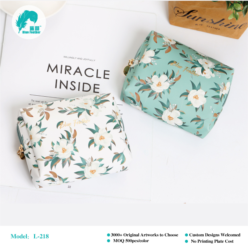 Cosmetic bag