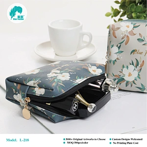 Cosmetic bag