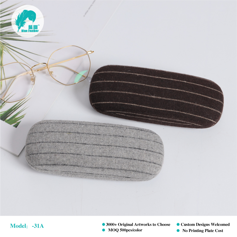 Hard eyeglass case