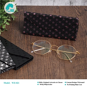 Foldable eyeglass case