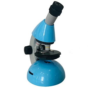 Microscope biologique étudiant en plastique