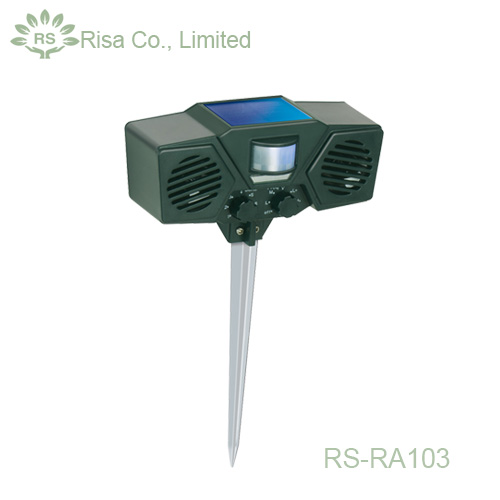 Solar Powered Motion Activated Ultrasonic with Flashing Strobe Outdoor Animal and Pest Repeller