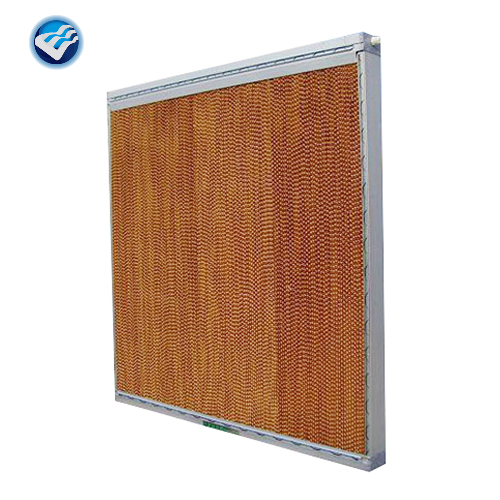 Cooling pad system for poultry farming