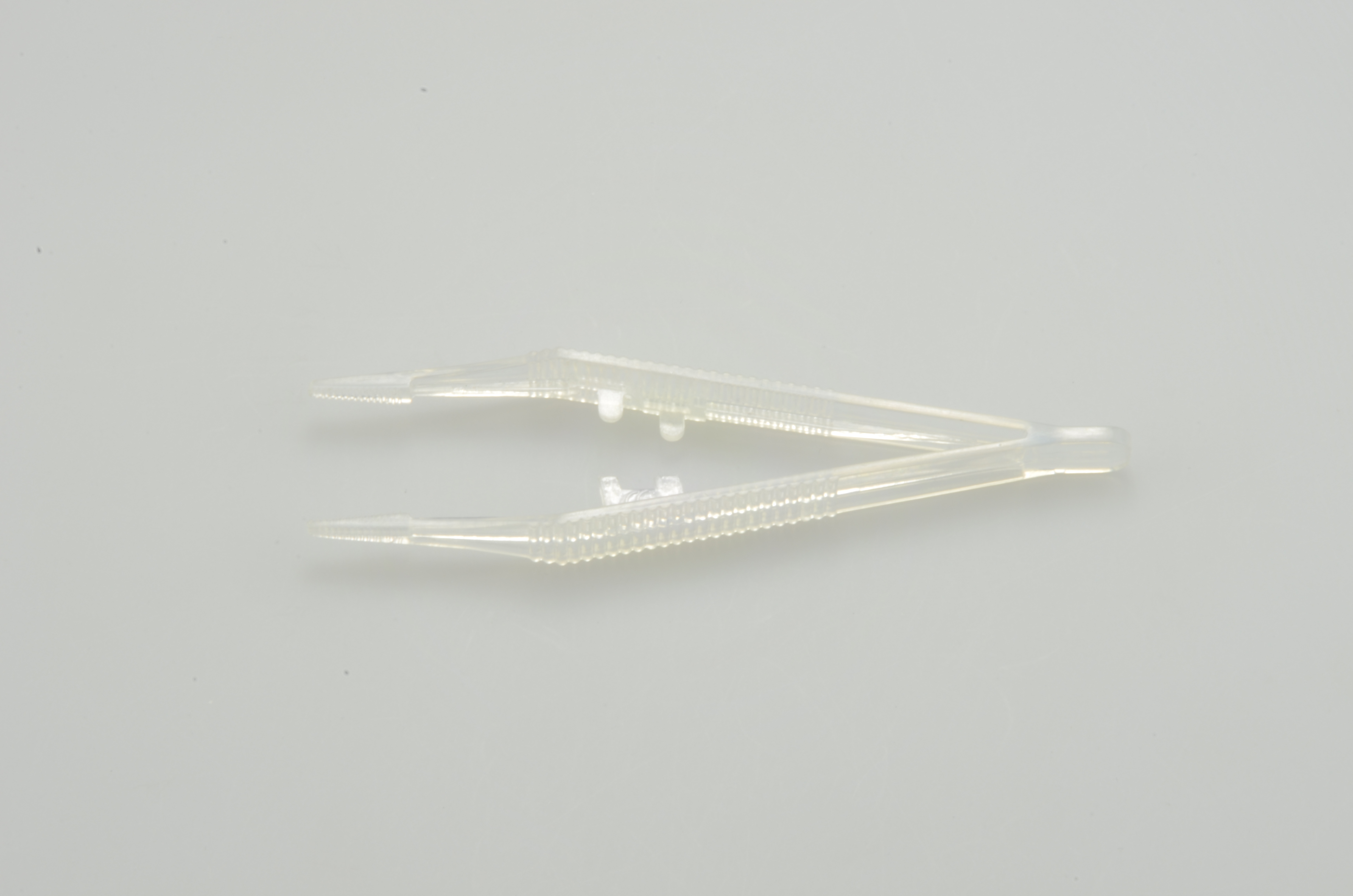 Disposable plastic tweezers