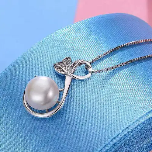 choker necklace