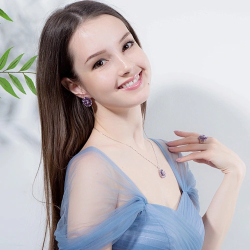 jewelry designer
