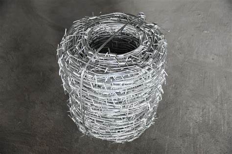 HOT DIPPED GALVANIZED BARBED WIRE