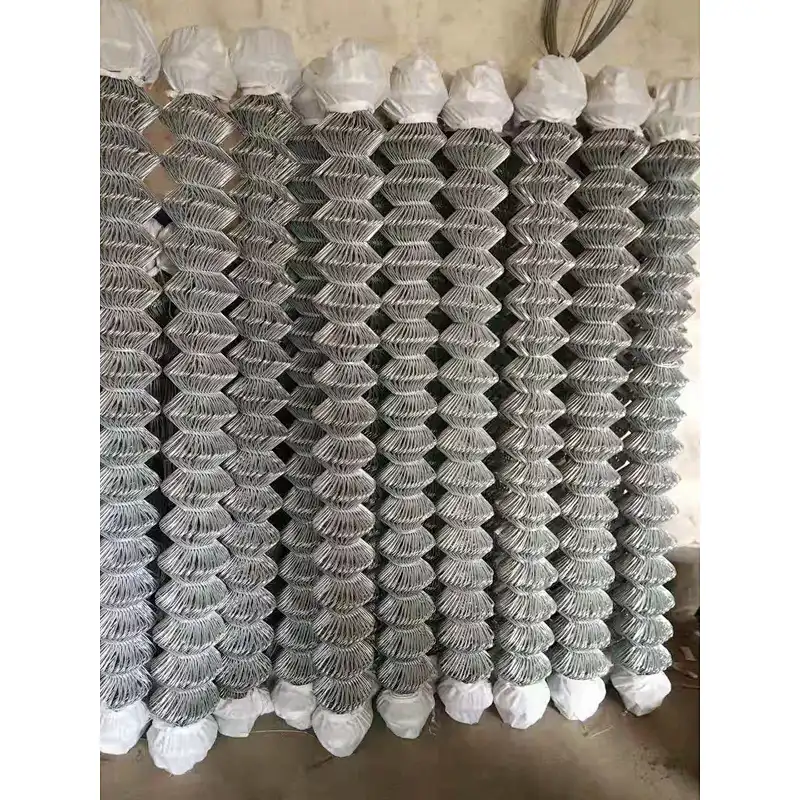 HOT DIPPED GALVANIZED CHAIN LINK FENCE