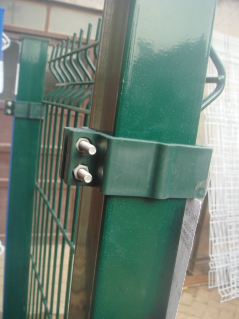 PVC COATED WIRE MESH FENCE
