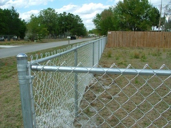 HOT DIPPED GALVANIZED CHAIN LINK FENCE