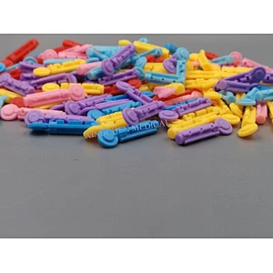 XC1119  Plastic Twist Blood Lancet