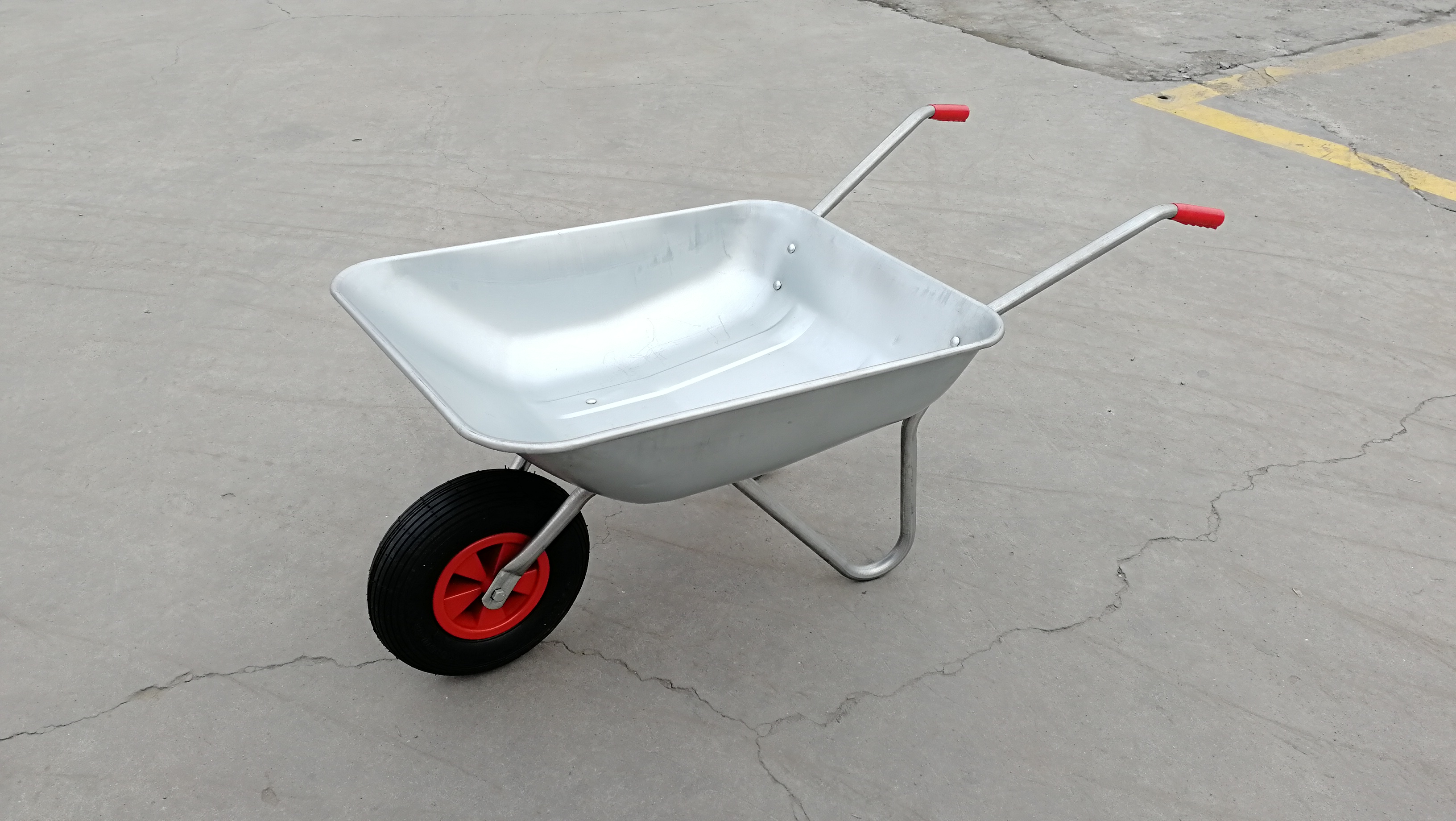 WHEELBARROW 65L