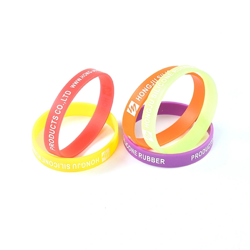 Guangdong OEM/ customized fashionable popular wristband with soft silicone rubber for party