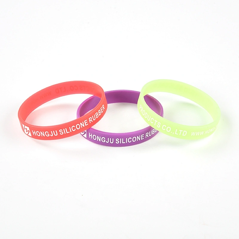 Guangdong OEM/ customized fashionable popular wristband with soft silicone rubber for party