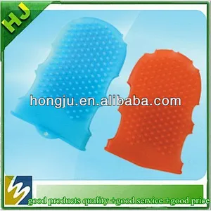 Silicone bathing gloves