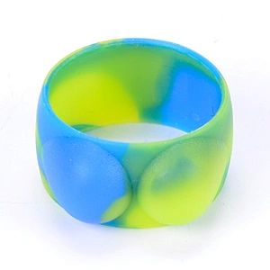 Hongju customized dirty resistant various sizes  mix colors glow at night silicone rubber promotion ring for gifts
